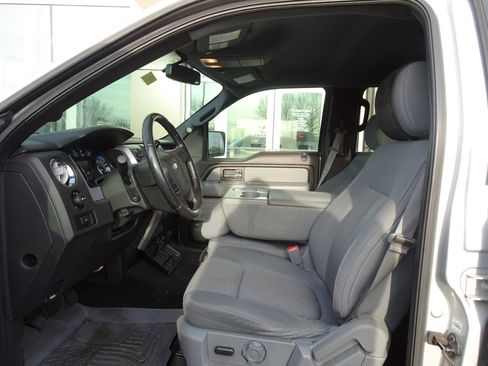Used 2013 Ford F150 XLT w/ XLT Chrome Pkg image 8