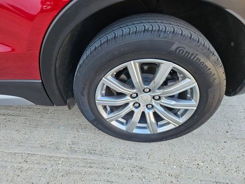 Used 2023 Cadillac XT4 Premium Luxury w/ Enhanced Visibility Package image 9