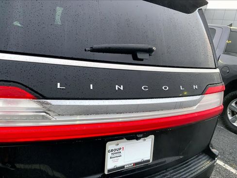 Used 2018 Lincoln Navigator Select w/ Technology Package RWD image 30
