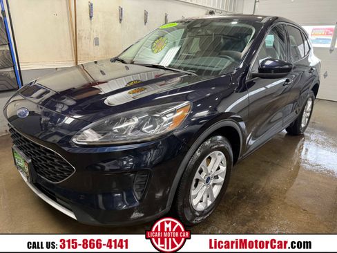 Used 2021 Ford Escape SE w/ Cold Weather Package AWD/4WD image 1