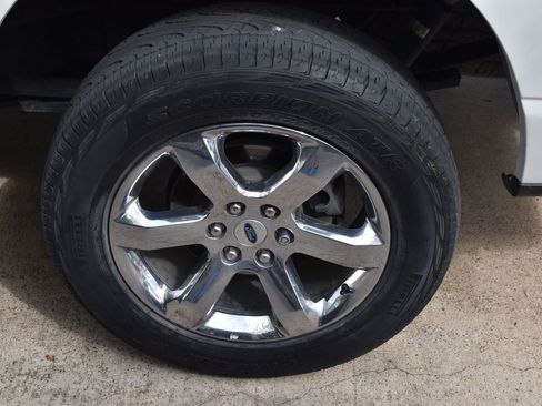 Used 2023 Ford F150 Lariat w/ Trailer Tow Package image 8