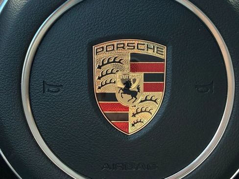 Used 2017 Porsche Panamera RWD image 37