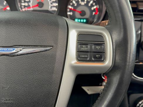 Used 2013 Chrysler 200 Touring FWD image 19