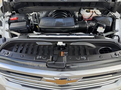 Used 2025 Chevrolet Silverado 1500 High Country image 32