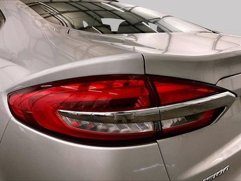 Used 2019 Ford Fusion SEL FWD image 29