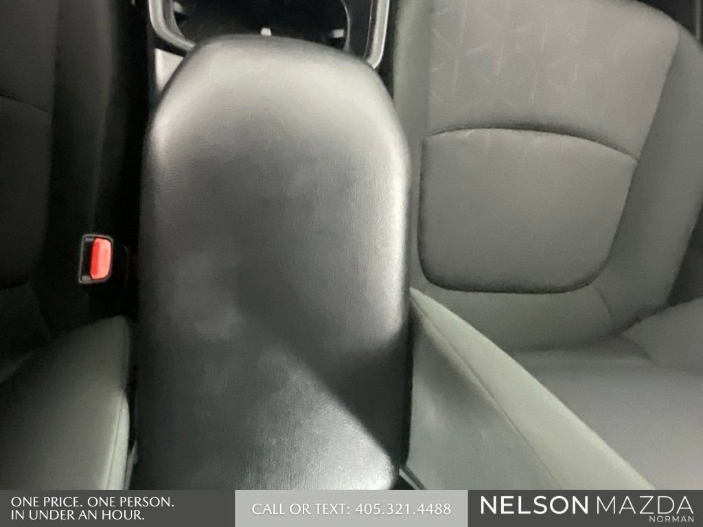 Used 2025 Toyota RAV4 XLE FWD image 40