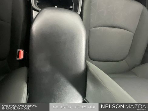 Used 2025 Toyota RAV4 XLE FWD image 40