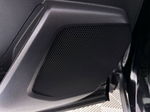 Used 2023 Toyota Highlander XLE image 31