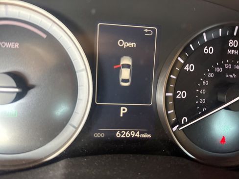 Used 2016 Lexus ES 300h image 17