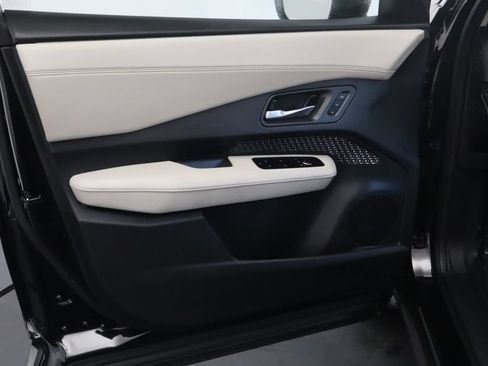 Used 2024 Nissan Ariya FWD image 17