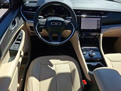 Used 2023 Jeep Grand Cherokee L Limited w/ Luxury Tech Group II image 12