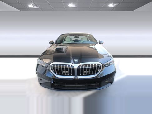 Used 2026 BMW 530i w/ Premium Package RWD image 6