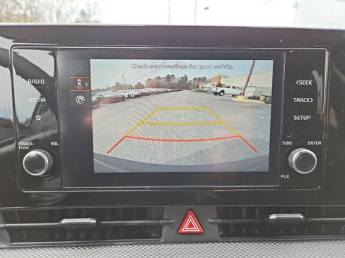 Used 2025 Kia Sportage LX image 30