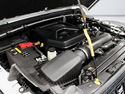 Used 2024 Jeep Wrangler Unlimited image 18