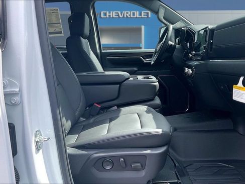 New 2026 GMC Sierra 2500 SLT AWD/4WD image 11