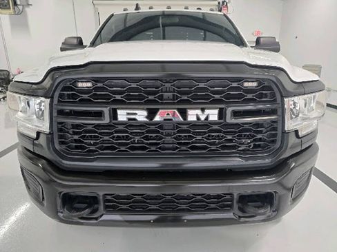 Used 2022 RAM 5500 Tradesman w/ Max Tow Package AWD/4WD image 3