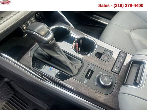 Used 2022 Toyota Highlander Platinum AWD/4WD image 22