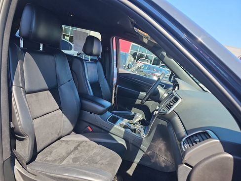 Certified 2018 Jeep Grand Cherokee Altitude AWD/4WD image 10