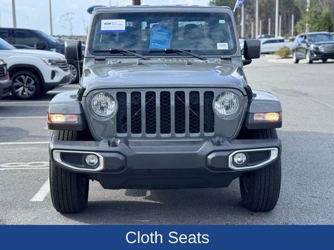 Used 2021 Jeep Gladiator Sport AWD/4WD image 2