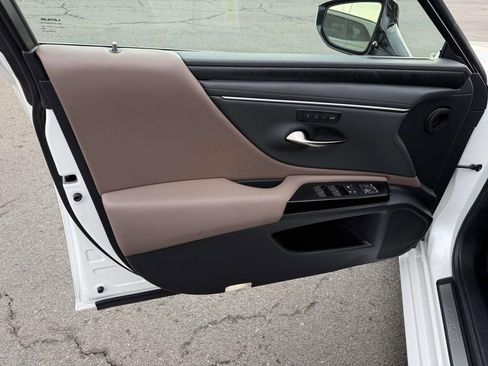 Used 2025 Lexus ES 350 Premium w/ Premium Package image 13
