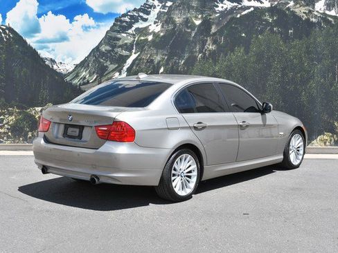 Used 2011 BMW 335i xDrive Sedan AWD/4WD image 3