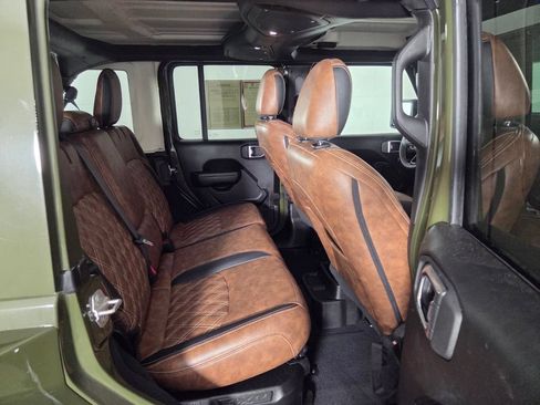 Used 2024 Jeep Wrangler Unlimited AWD/4WD image 30