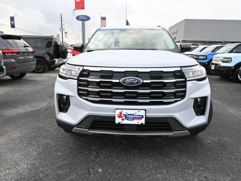 New 2026 Ford Explorer Active w/ Active Comfort Package image 10