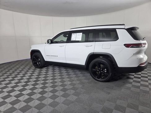 Used 2023 Jeep Grand Cherokee L Laredo RWD image 8