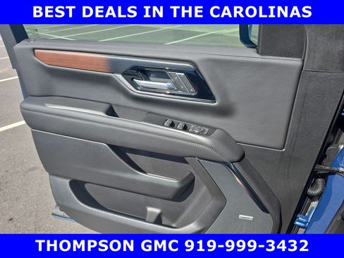 New 2026 GMC Yukon Denali w/ Sun & Power Step Package AWD/4WD image 31