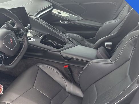 Used 2023 Chevrolet Corvette Stingray Coupe RWD image 2