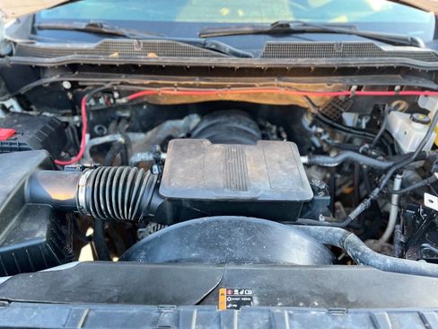 Used 2020 Chevrolet Silverado 2500 LT w/ Convenience Package image 5