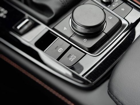 New 2025 MAZDA CX-30 Carbon image 19