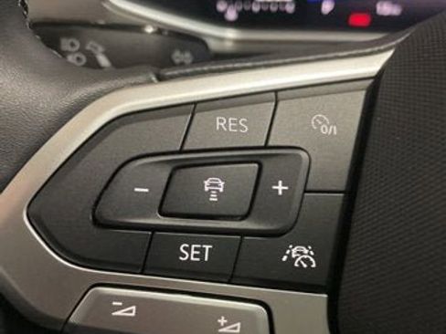 New 2026 Volkswagen Taos SE AWD/4WD image 17