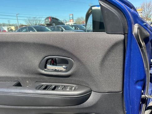 Used 2022 Honda HR-V EX image 9