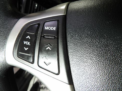 Used 2010 Hyundai Elantra SE FWD image 17