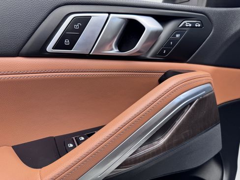 Used 2022 BMW X6 xDrive40i image 11