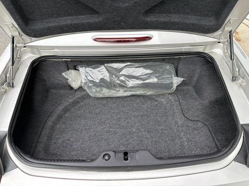 Used 2005 Ford Thunderbird RWD image 17