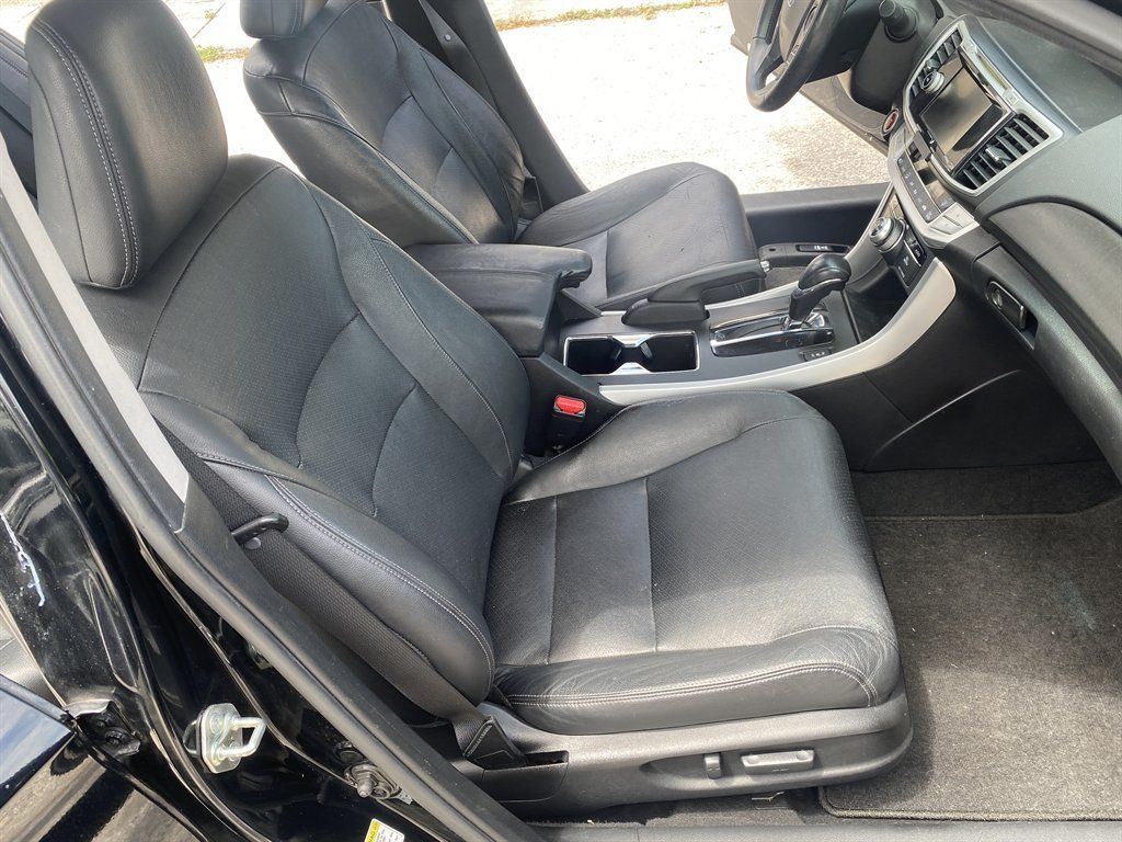 Used 2015 Honda Accord Touring image 16