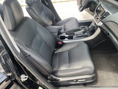 Used 2015 Honda Accord Touring image 16