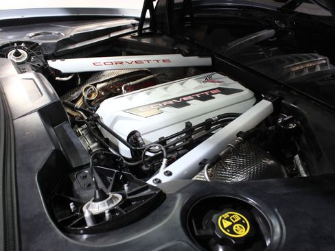 Used 2020 Chevrolet Corvette Stingray Premium Cpe w/ 3LT Preferred Equipment Group image 35