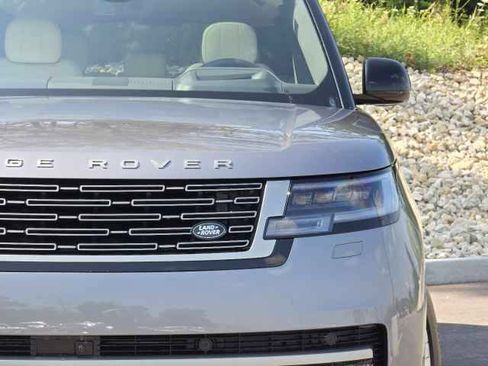New 2027 Land Rover Range Rover Long Wheelbase SE AWD/4WD image 10