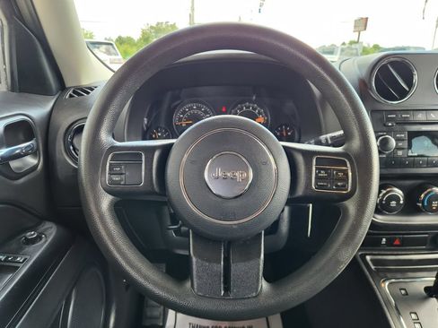 Used 2017 Jeep Patriot Sport w/ Power Value Group AWD/4WD image 19