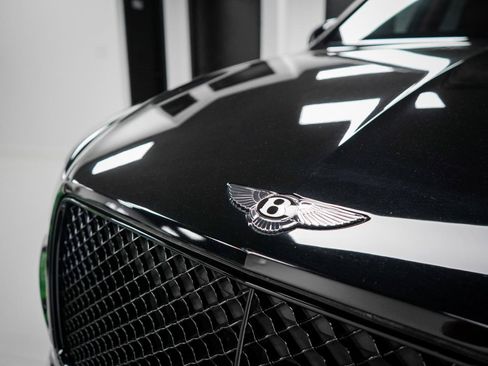 Used 2022 Bentley Bentayga AWD/4WD image 9