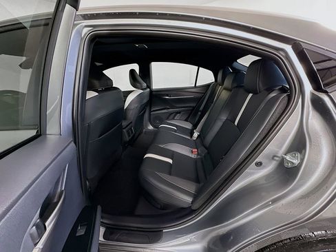 Used 2025 Toyota Camry SE w/ Convenience Package FWD image 23