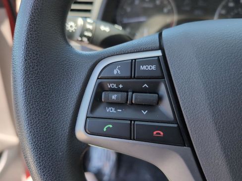 Used 2017 Hyundai Elantra SE FWD image 18
