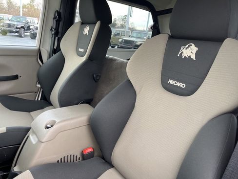 Used 2006 Jeep Wrangler Unlimited Rubicon image 3