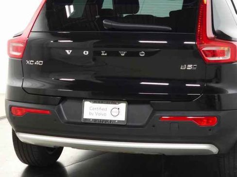 Certified 2025 Volvo XC40 B5 Core image 10