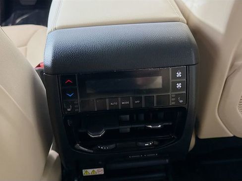 New 2025 Jeep Grand Cherokee L Limited w/ Luxury Tech Group II AWD/4WD image 25