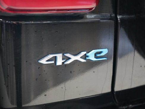 Used 2023 Jeep Wrangler Unlimited Sahara image 9