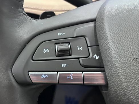 Used 2024 Cadillac XT4 Premium Luxury w/ Technology Package FWD image 32